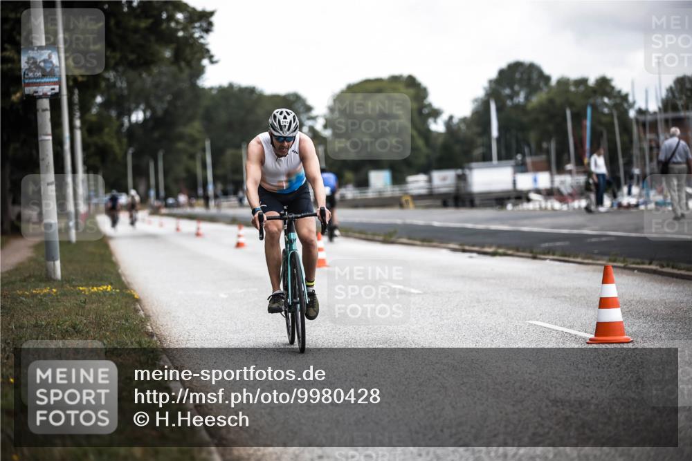 16.08.2026 - KN Förde Triathlon 2026 H.Heesch http://msf.ph/oto/9980428 16.08.2026 11:44:50 Radfahren  meine-sportfotos.de