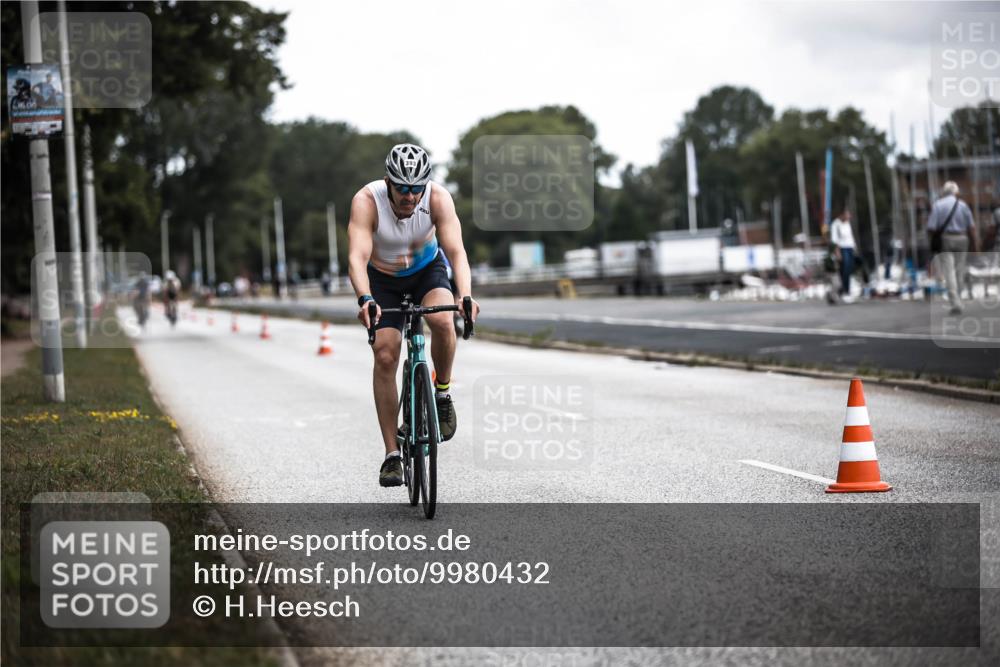16.08.2026 - KN Förde Triathlon 2026 H.Heesch http://msf.ph/oto/9980432 16.08.2026 11:44:50 Radfahren  meine-sportfotos.de