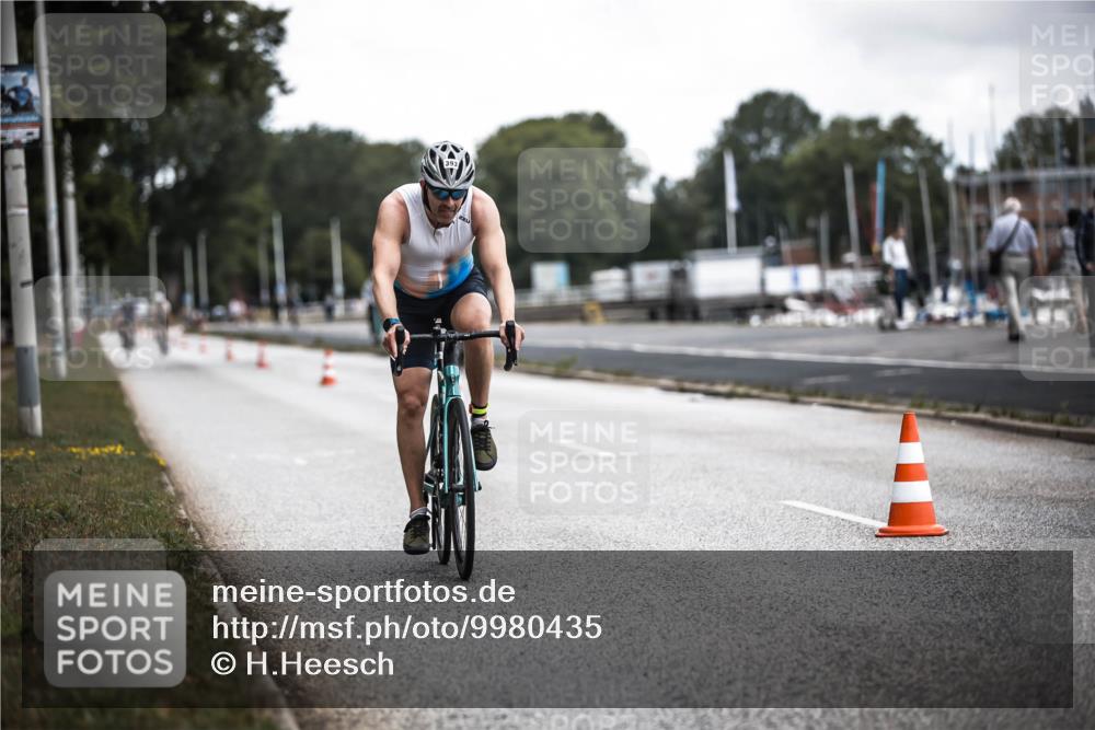 16.08.2026 - KN Förde Triathlon 2026 H.Heesch http://msf.ph/oto/9980435 16.08.2026 11:44:50 Radfahren  meine-sportfotos.de