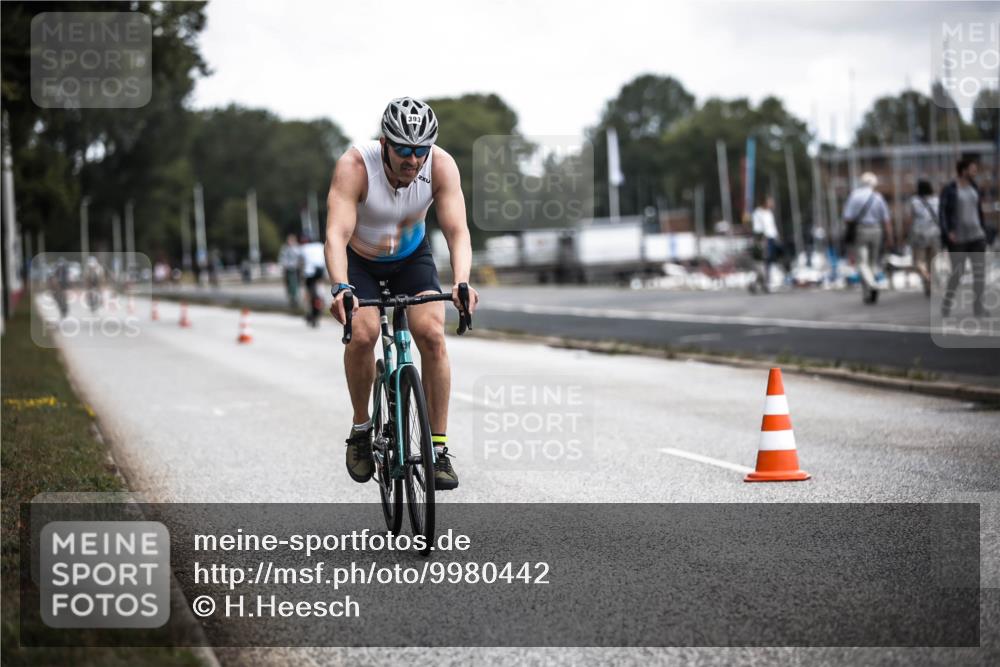 16.08.2026 - KN Förde Triathlon 2026 H.Heesch http://msf.ph/oto/9980442 16.08.2026 11:44:50 Radfahren  meine-sportfotos.de