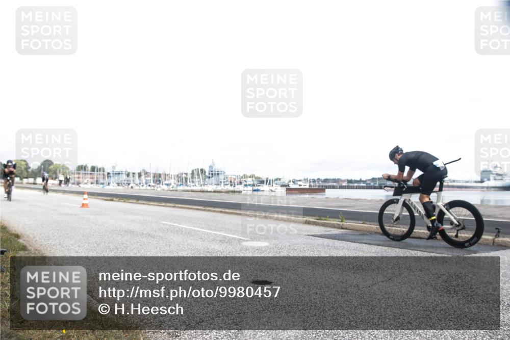 16.08.2026 - KN Förde Triathlon 2026 H.Heesch http://msf.ph/oto/9980457 16.08.2026 11:29:53 Radfahren 325, 346 meine-sportfotos.de
