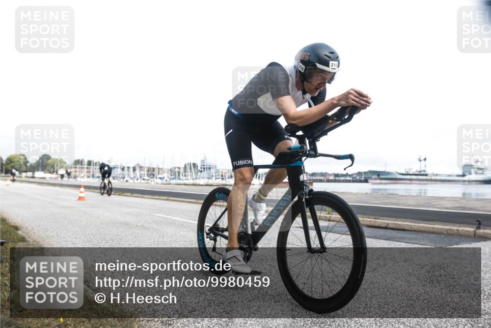16.08.2026 - KN Förde Triathlon 2026 H.Heesch http://msf.ph/oto/9980459 16.08.2026 11:29:54 Radfahren 325, 346 meine-sportfotos.de