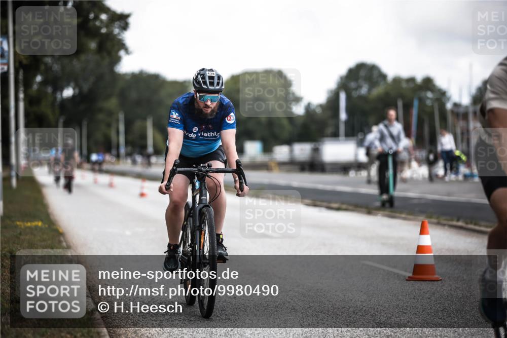 16.08.2026 - KN Förde Triathlon 2026 H.Heesch http://msf.ph/oto/9980490 16.08.2026 11:45:01 Radfahren 409, 422, 438, 439 meine-sportfotos.de