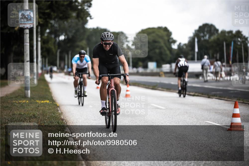 16.08.2026 - KN Förde Triathlon 2026 H.Heesch http://msf.ph/oto/9980506 16.08.2026 11:45:06 Radfahren 439 meine-sportfotos.de