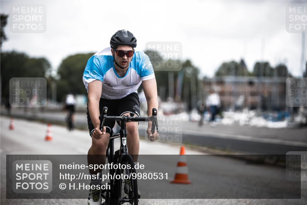 16.08.2026 - KN Förde Triathlon 2026 H.Heesch http://msf.ph/oto/9980531 16.08.2026 11:45:08 Radfahren  meine-sportfotos.de