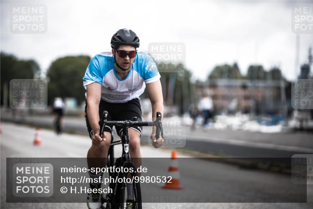 16.08.2026 - KN Förde Triathlon 2026 H.Heesch http://msf.ph/oto/9980532 16.08.2026 11:45:08 Radfahren  meine-sportfotos.de