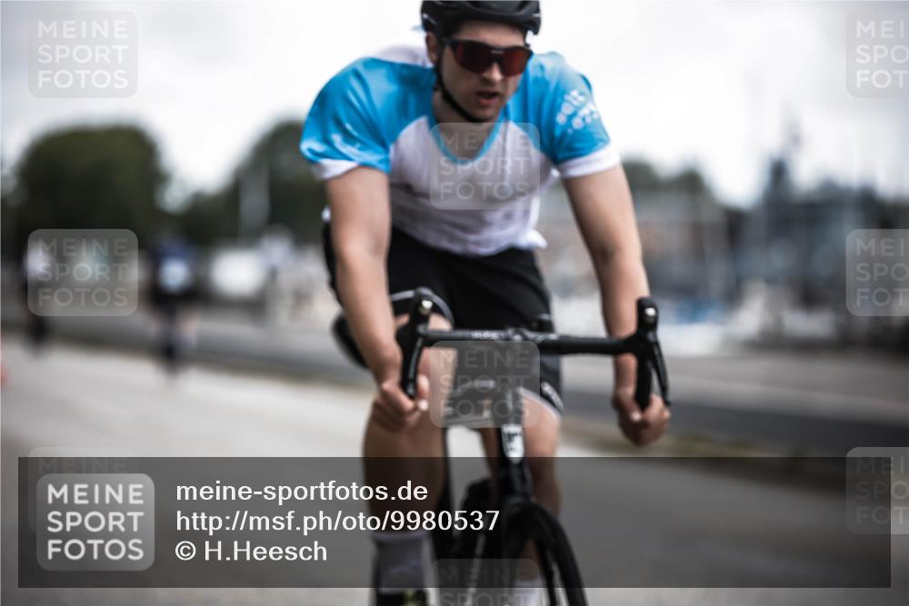 16.08.2026 - KN Förde Triathlon 2026 H.Heesch http://msf.ph/oto/9980537 16.08.2026 11:45:08 Radfahren  meine-sportfotos.de