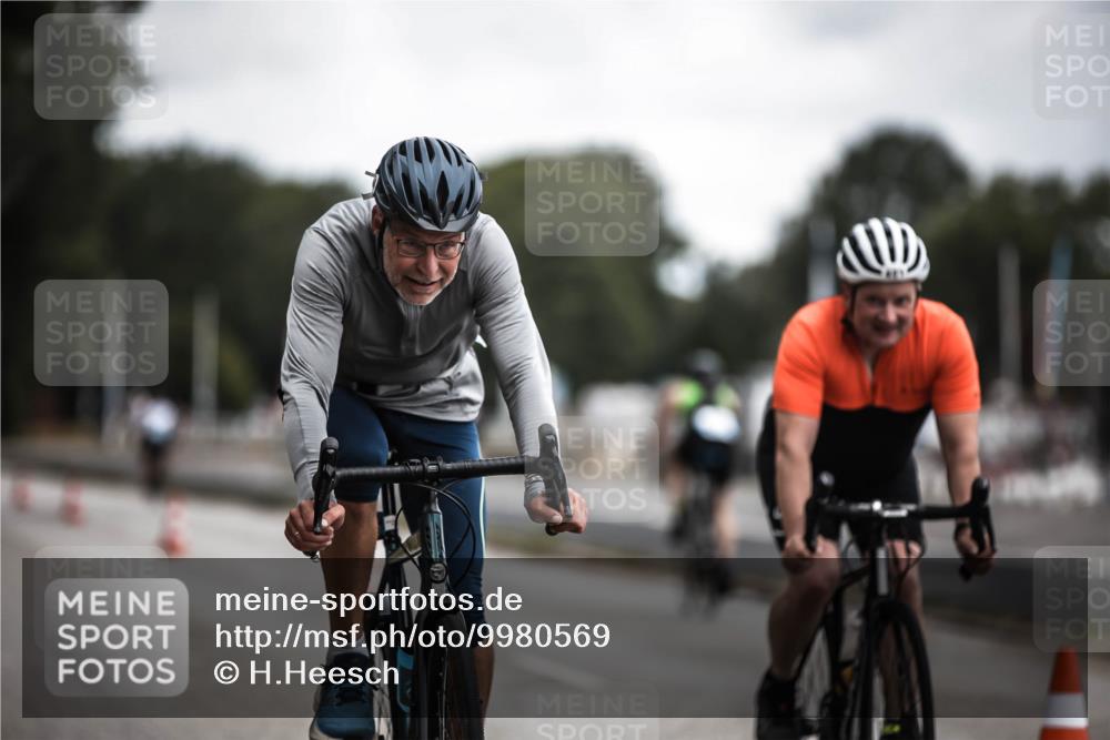 16.08.2026 - KN Förde Triathlon 2026 H.Heesch http://msf.ph/oto/9980569 16.08.2026 11:45:33 Radfahren 398 meine-sportfotos.de