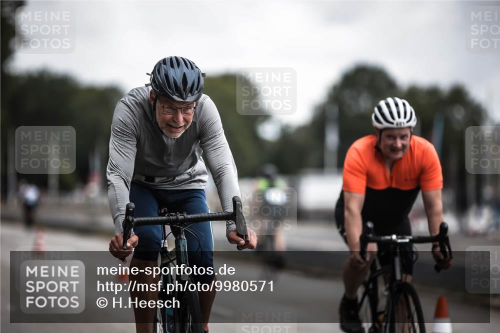 16.08.2026 - KN Förde Triathlon 2026 H.Heesch http://msf.ph/oto/9980571 16.08.2026 11:45:33 Radfahren 398 meine-sportfotos.de