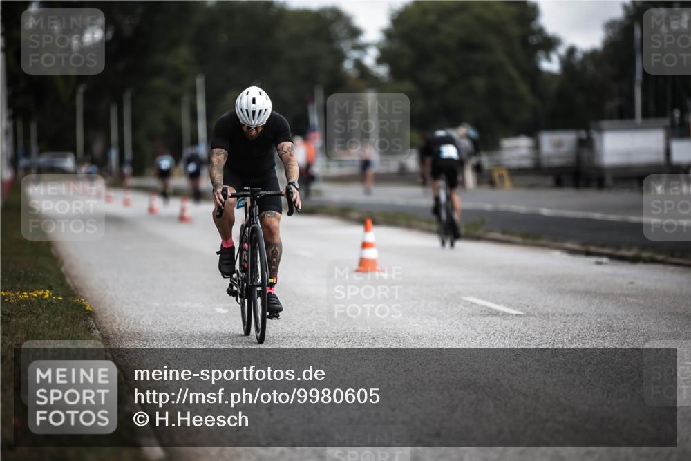 16.08.2026 - KN Förde Triathlon 2026 H.Heesch http://msf.ph/oto/9980605 16.08.2026 11:46:36 Radfahren  meine-sportfotos.de