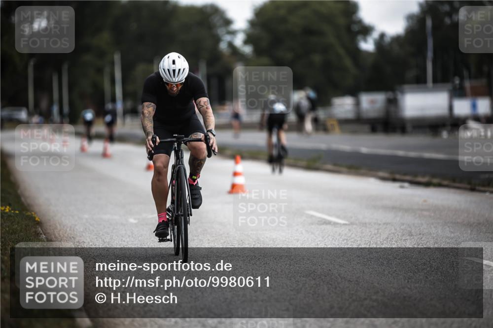 16.08.2026 - KN Förde Triathlon 2026 H.Heesch http://msf.ph/oto/9980611 16.08.2026 11:46:36 Radfahren  meine-sportfotos.de