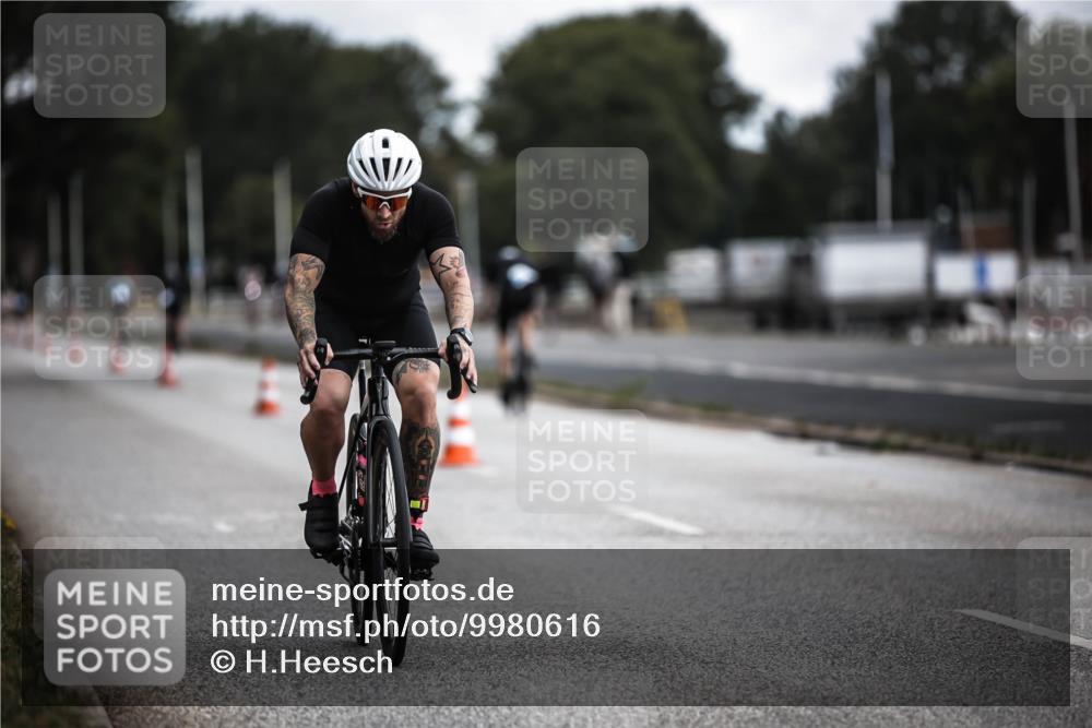 16.08.2026 - KN Förde Triathlon 2026 H.Heesch http://msf.ph/oto/9980616 16.08.2026 11:46:36 Radfahren  meine-sportfotos.de