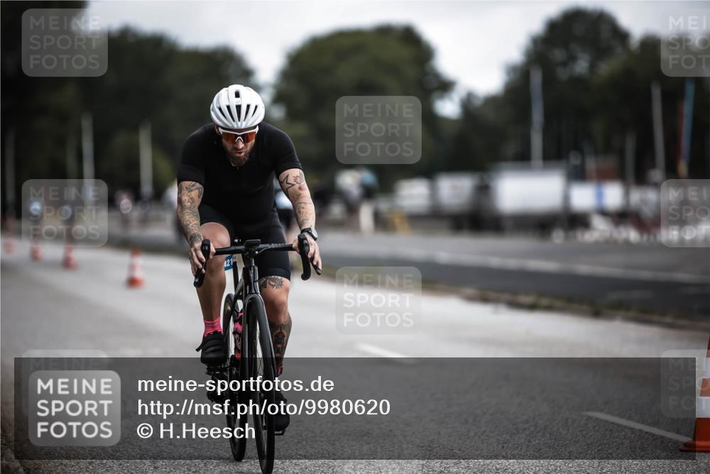 16.08.2026 - KN Förde Triathlon 2026 H.Heesch http://msf.ph/oto/9980620 16.08.2026 11:46:36 Radfahren  meine-sportfotos.de