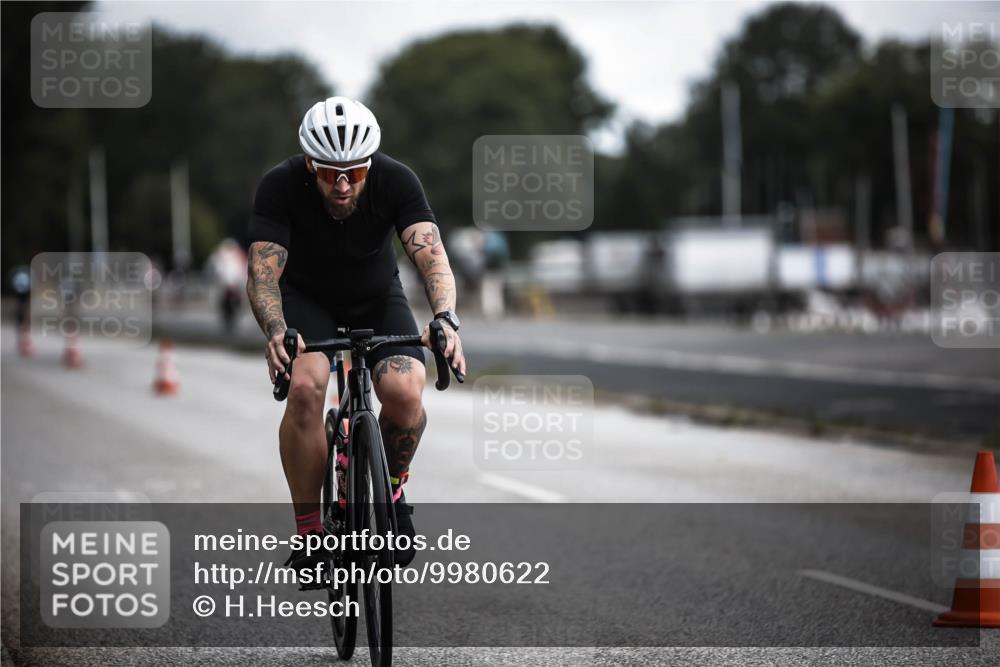 16.08.2026 - KN Förde Triathlon 2026 H.Heesch http://msf.ph/oto/9980622 16.08.2026 11:46:36 Radfahren  meine-sportfotos.de