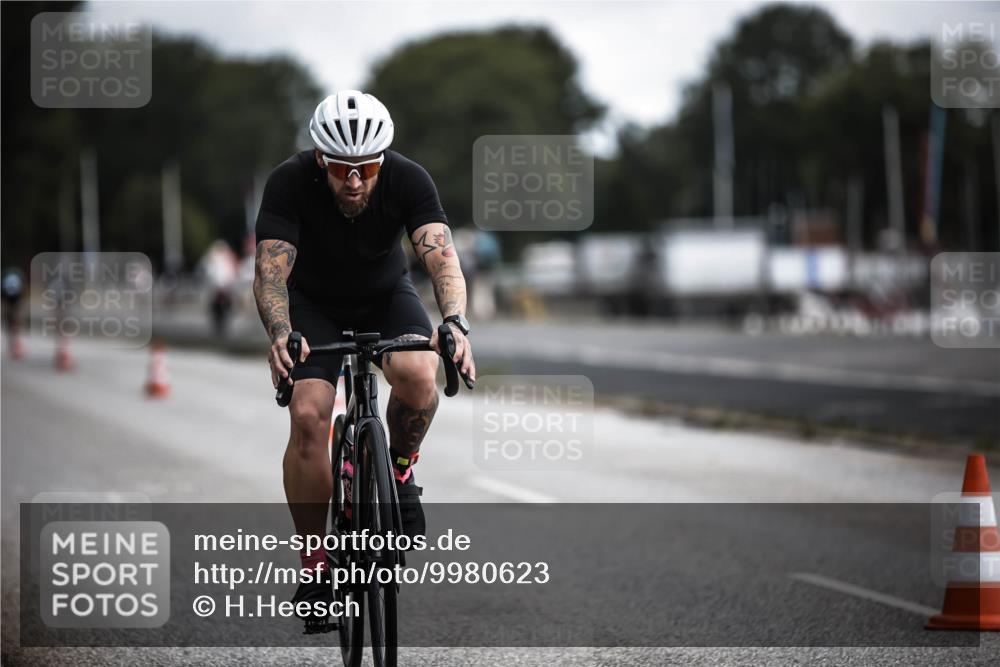 16.08.2026 - KN Förde Triathlon 2026 H.Heesch http://msf.ph/oto/9980623 16.08.2026 11:46:36 Radfahren  meine-sportfotos.de