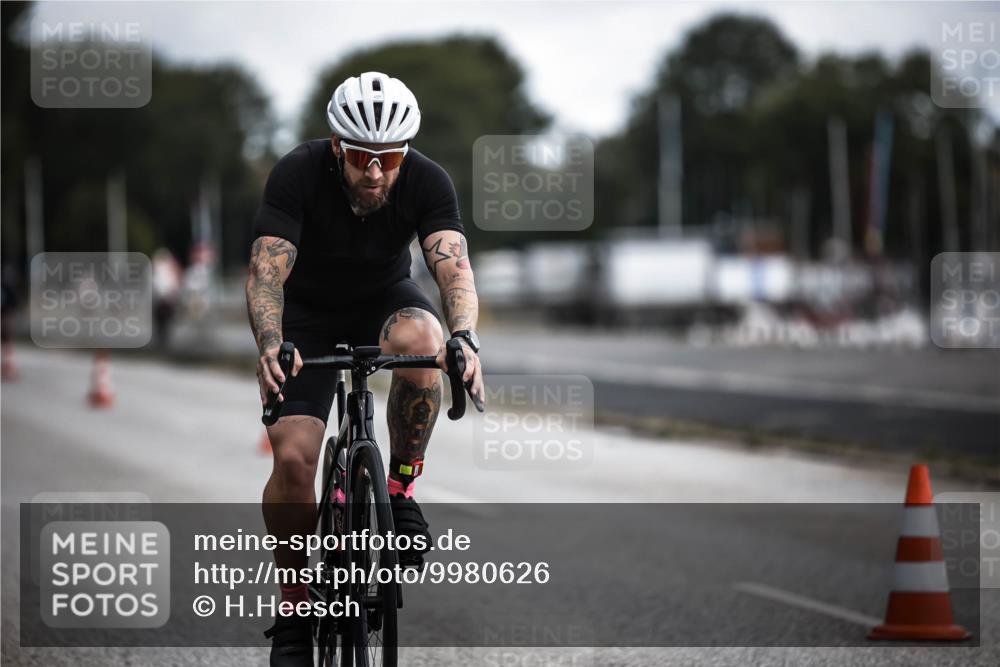 16.08.2026 - KN Förde Triathlon 2026 H.Heesch http://msf.ph/oto/9980626 16.08.2026 11:46:37 Radfahren  meine-sportfotos.de