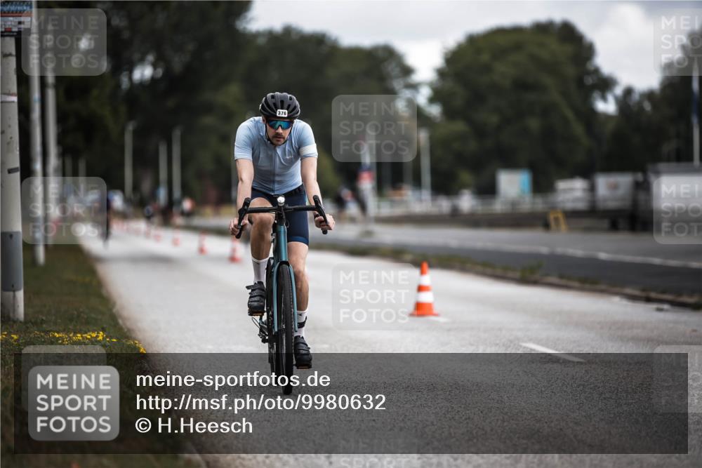 16.08.2026 - KN Förde Triathlon 2026 H.Heesch http://msf.ph/oto/9980632 16.08.2026 11:47:18 Radfahren  meine-sportfotos.de