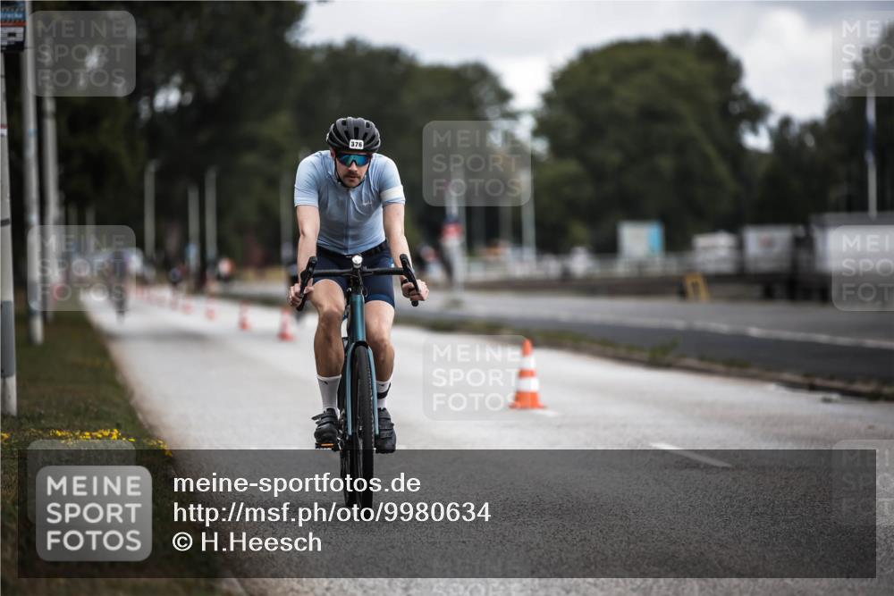 16.08.2026 - KN Förde Triathlon 2026 H.Heesch http://msf.ph/oto/9980634 16.08.2026 11:47:18 Radfahren  meine-sportfotos.de