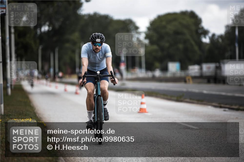 16.08.2026 - KN Förde Triathlon 2026 H.Heesch http://msf.ph/oto/9980635 16.08.2026 11:47:18 Radfahren  meine-sportfotos.de