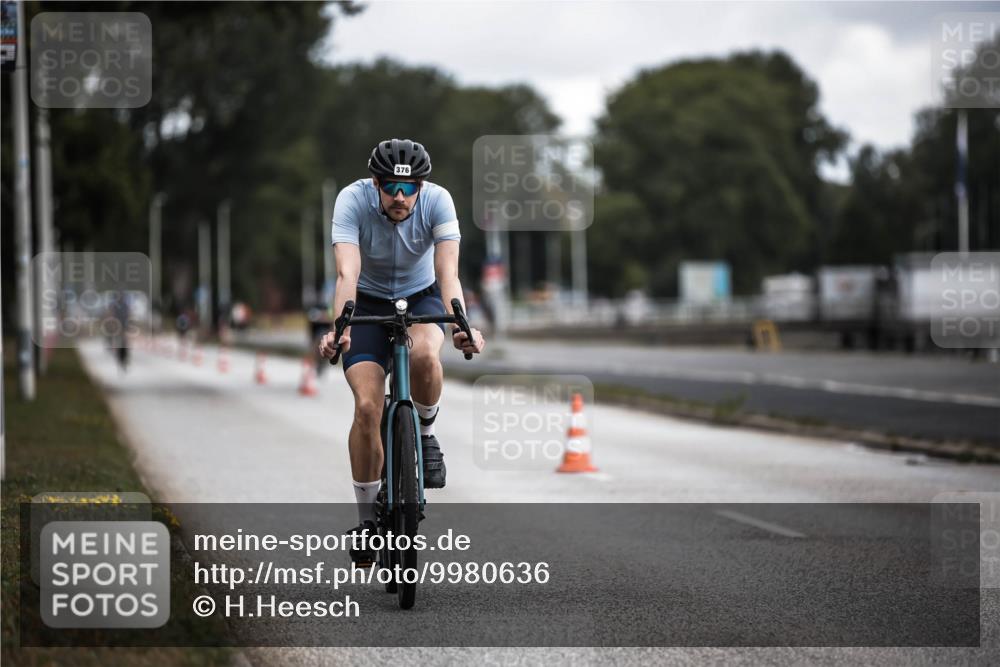 16.08.2026 - KN Förde Triathlon 2026 H.Heesch http://msf.ph/oto/9980636 16.08.2026 11:47:18 Radfahren  meine-sportfotos.de