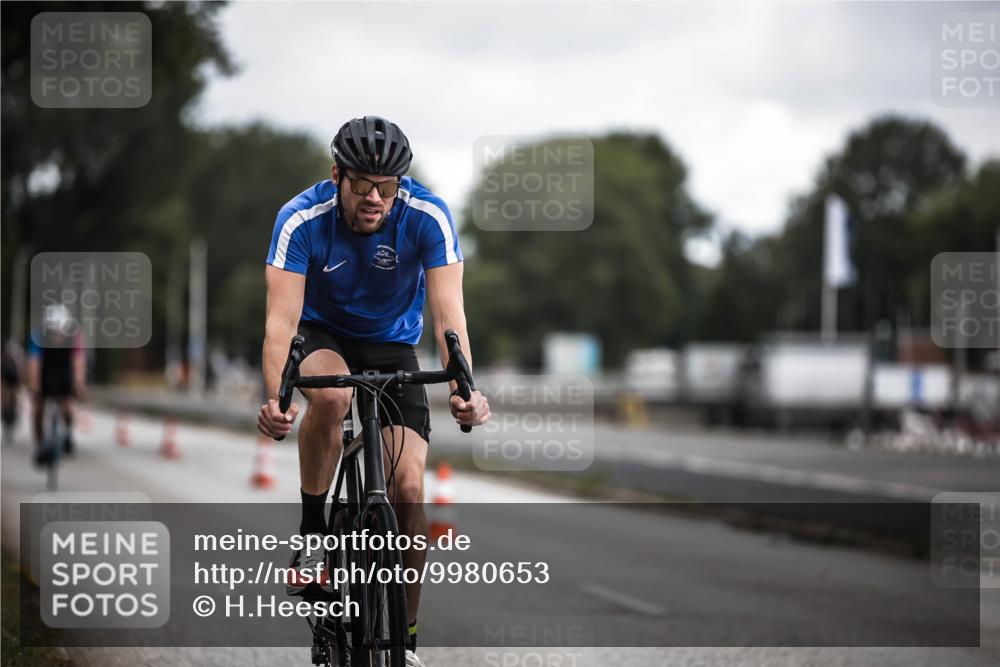 16.08.2026 - KN Förde Triathlon 2026 H.Heesch http://msf.ph/oto/9980653 16.08.2026 11:47:30 Radfahren 424 meine-sportfotos.de