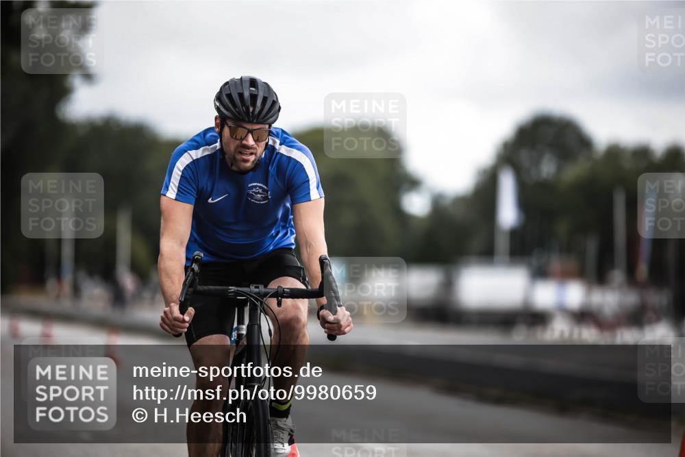 16.08.2026 - KN Förde Triathlon 2026 H.Heesch http://msf.ph/oto/9980659 16.08.2026 11:47:30 Radfahren 424 meine-sportfotos.de