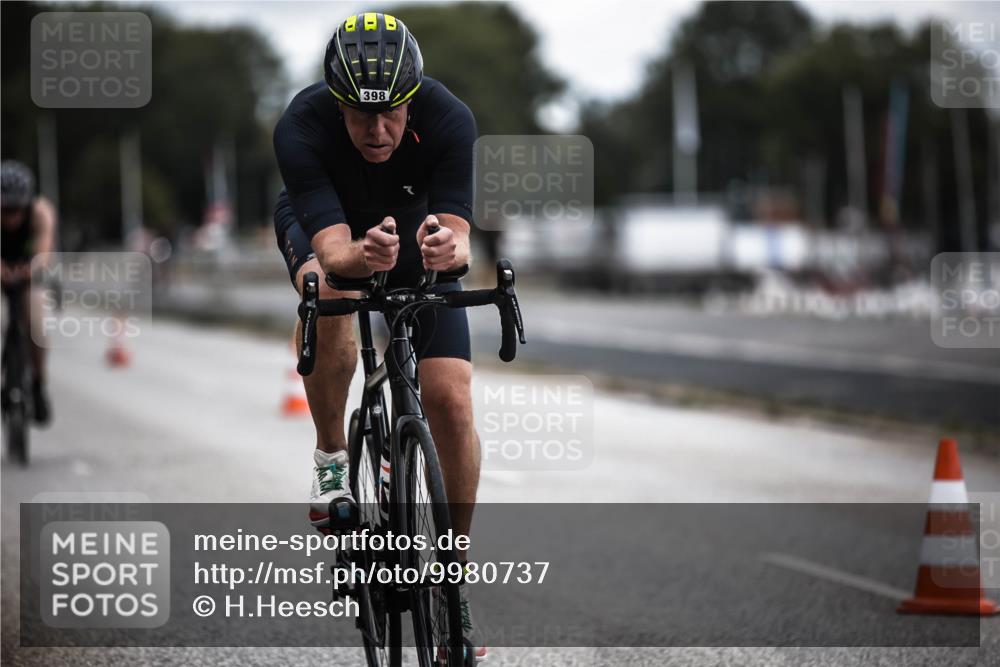 16.08.2026 - KN Förde Triathlon 2026 H.Heesch http://msf.ph/oto/9980737 16.08.2026 11:48:10 Radfahren  meine-sportfotos.de