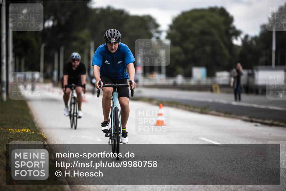 16.08.2026 - KN Förde Triathlon 2026 H.Heesch http://msf.ph/oto/9980758 16.08.2026 11:48:32 Radfahren  meine-sportfotos.de