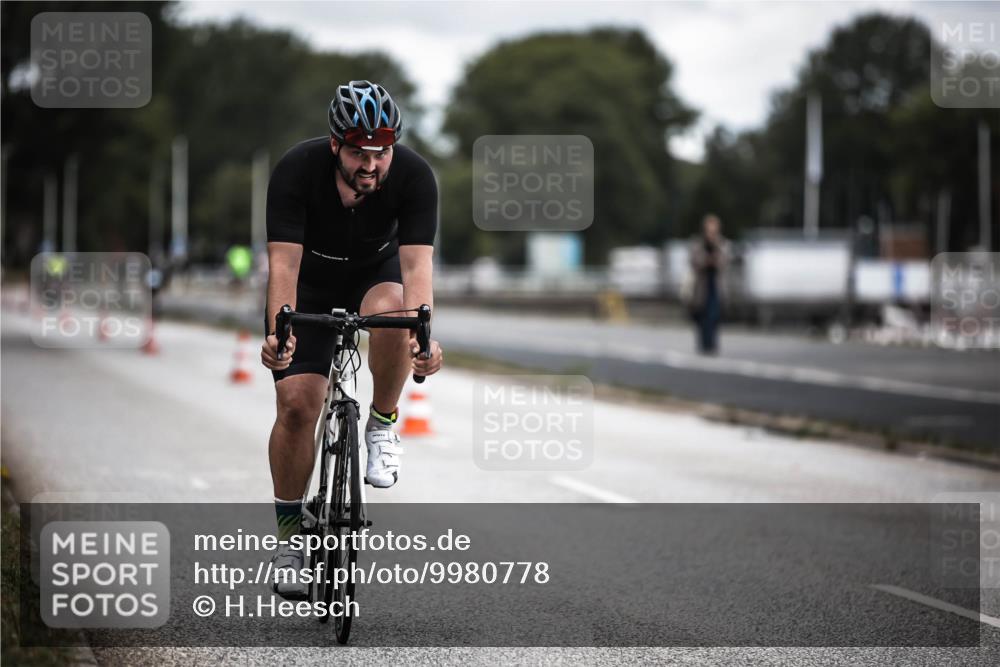 16.08.2026 - KN Förde Triathlon 2026 H.Heesch http://msf.ph/oto/9980778 16.08.2026 11:48:34 Radfahren  meine-sportfotos.de