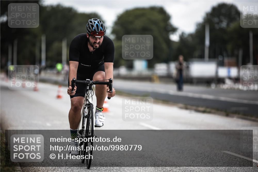 16.08.2026 - KN Förde Triathlon 2026 H.Heesch http://msf.ph/oto/9980779 16.08.2026 11:48:34 Radfahren  meine-sportfotos.de
