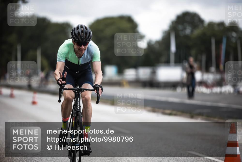 16.08.2026 - KN Förde Triathlon 2026 H.Heesch http://msf.ph/oto/9980796 16.08.2026 11:48:43 Radfahren 334 meine-sportfotos.de