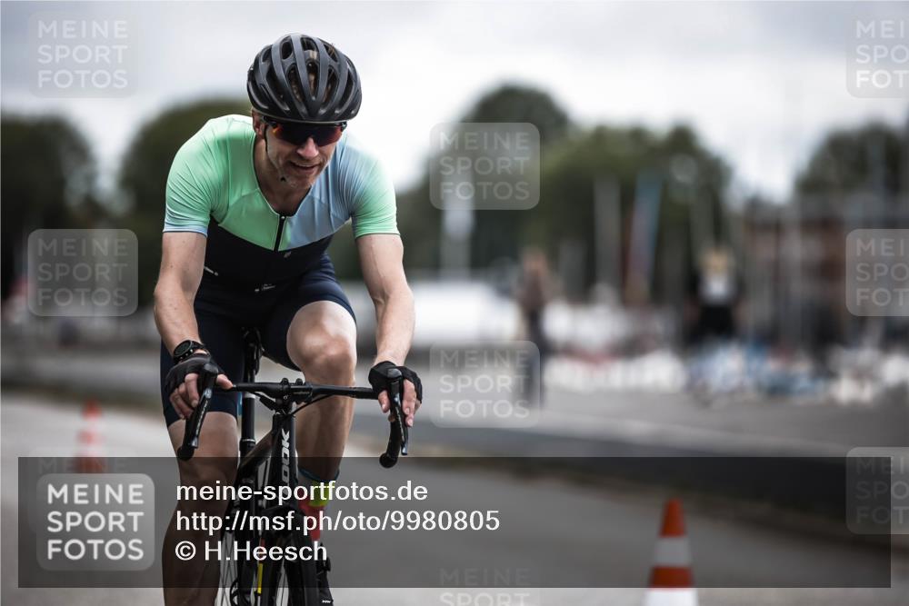 16.08.2026 - KN Förde Triathlon 2026 H.Heesch http://msf.ph/oto/9980805 16.08.2026 11:48:44 Radfahren 334, 432 meine-sportfotos.de