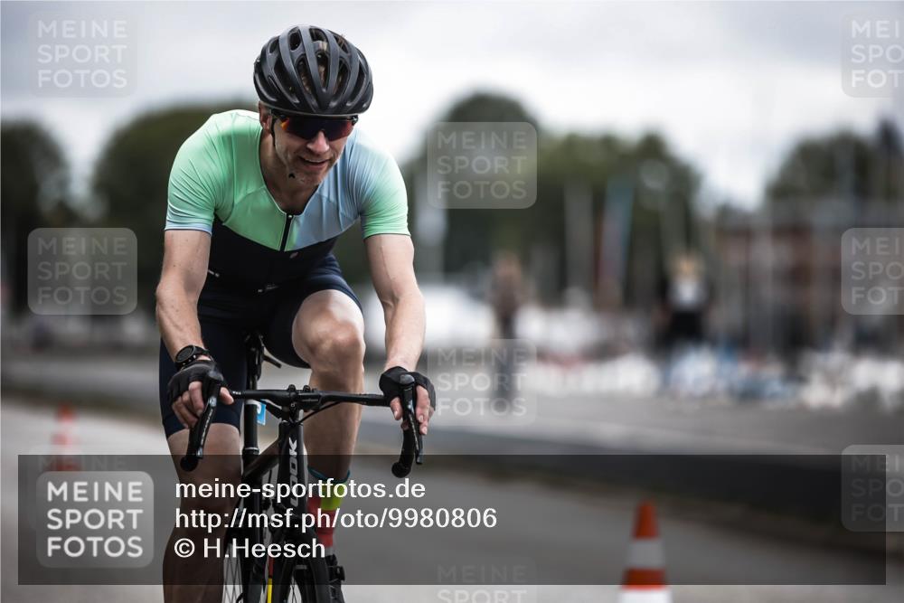 16.08.2026 - KN Förde Triathlon 2026 H.Heesch http://msf.ph/oto/9980806 16.08.2026 11:48:44 Radfahren 334, 432 meine-sportfotos.de