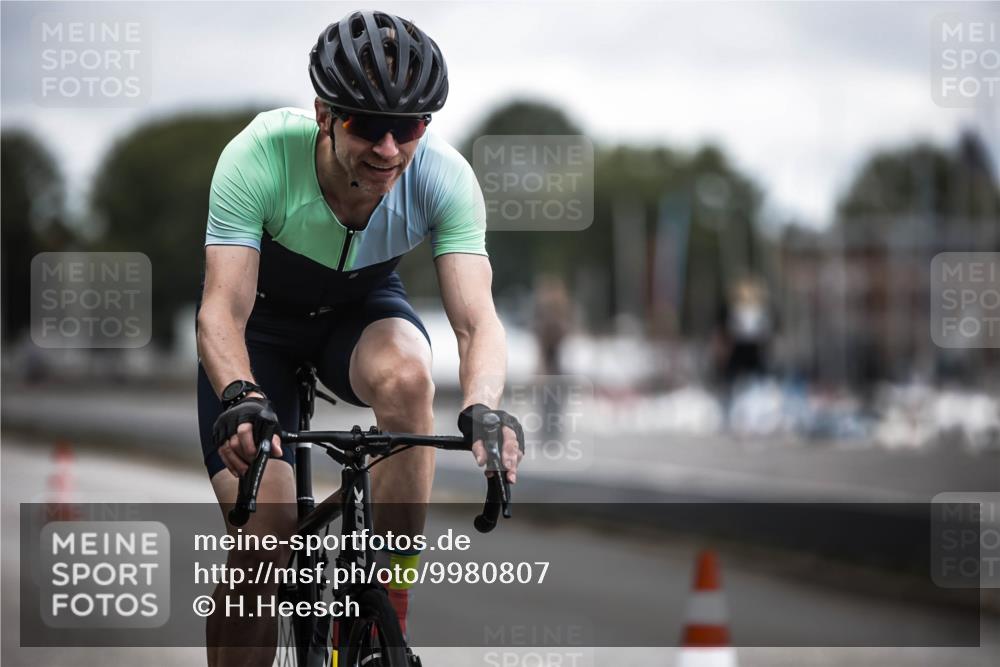 16.08.2026 - KN Förde Triathlon 2026 H.Heesch http://msf.ph/oto/9980807 16.08.2026 11:48:44 Radfahren 334, 432 meine-sportfotos.de