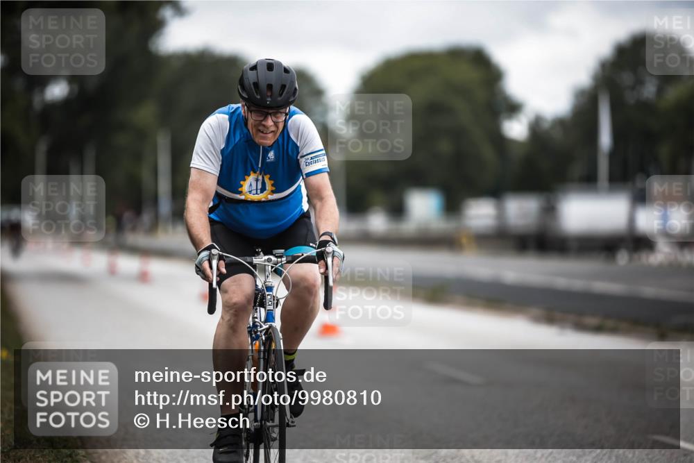 16.08.2026 - KN Förde Triathlon 2026 H.Heesch http://msf.ph/oto/9980810 16.08.2026 11:48:49 Radfahren 402, 415, 432 meine-sportfotos.de
