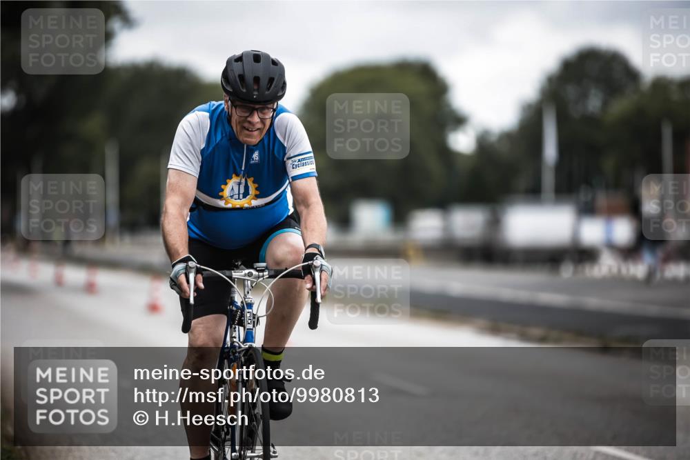 16.08.2026 - KN Förde Triathlon 2026 H.Heesch http://msf.ph/oto/9980813 16.08.2026 11:48:49 Radfahren 402, 415, 432 meine-sportfotos.de