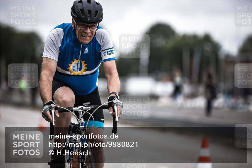 16.08.2026 - KN Förde Triathlon 2026 H.Heesch http://msf.ph/oto/9980821 16.08.2026 11:48:49 Radfahren 402, 415, 432 meine-sportfotos.de