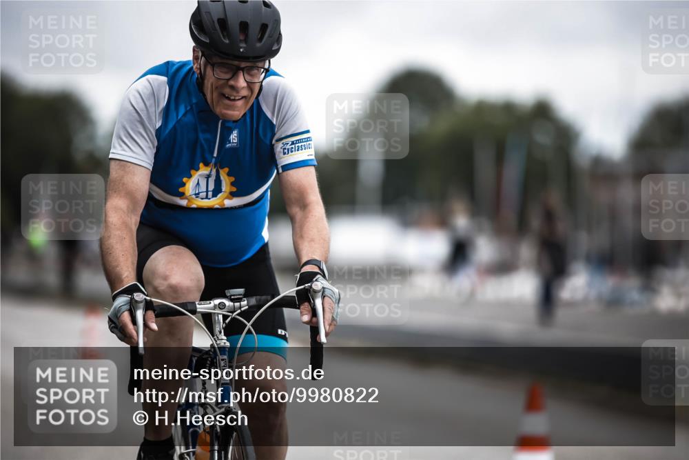 16.08.2026 - KN Förde Triathlon 2026 H.Heesch http://msf.ph/oto/9980822 16.08.2026 11:48:49 Radfahren 402, 415, 432 meine-sportfotos.de