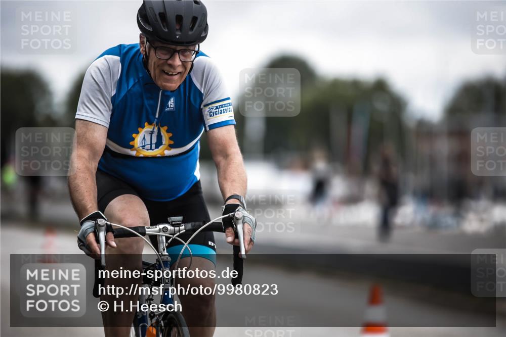 16.08.2026 - KN Förde Triathlon 2026 H.Heesch http://msf.ph/oto/9980823 16.08.2026 11:48:49 Radfahren 402, 415, 432 meine-sportfotos.de