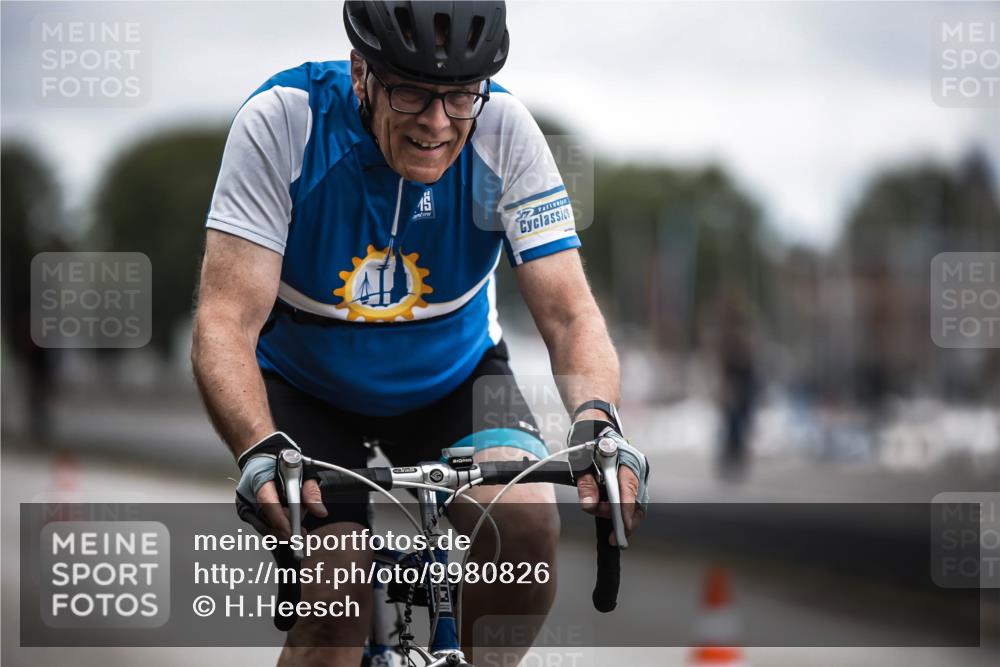 16.08.2026 - KN Förde Triathlon 2026 H.Heesch http://msf.ph/oto/9980826 16.08.2026 11:48:50 Radfahren 402, 415, 432 meine-sportfotos.de