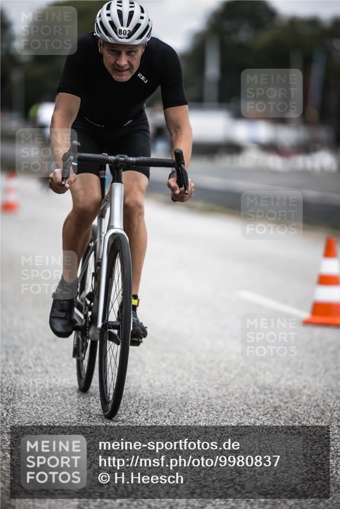 16.08.2026 - KN Förde Triathlon 2026 H.Heesch http://msf.ph/oto/9980837 16.08.2026 11:49:02 Radfahren 426 meine-sportfotos.de