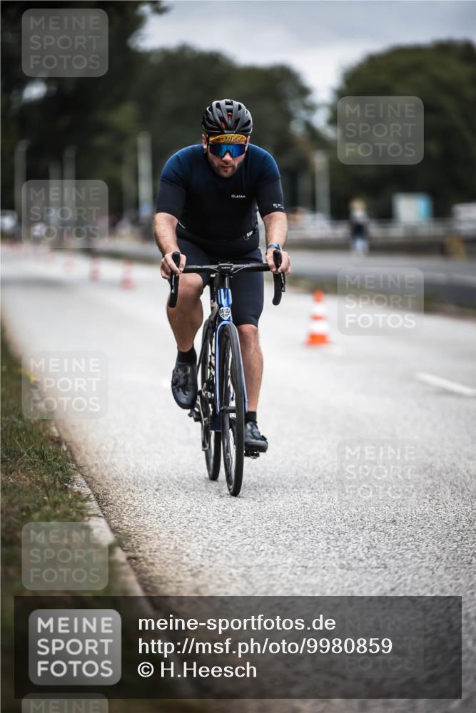 16.08.2026 - KN Förde Triathlon 2026 H.Heesch http://msf.ph/oto/9980859 16.08.2026 11:49:26 Radfahren  meine-sportfotos.de