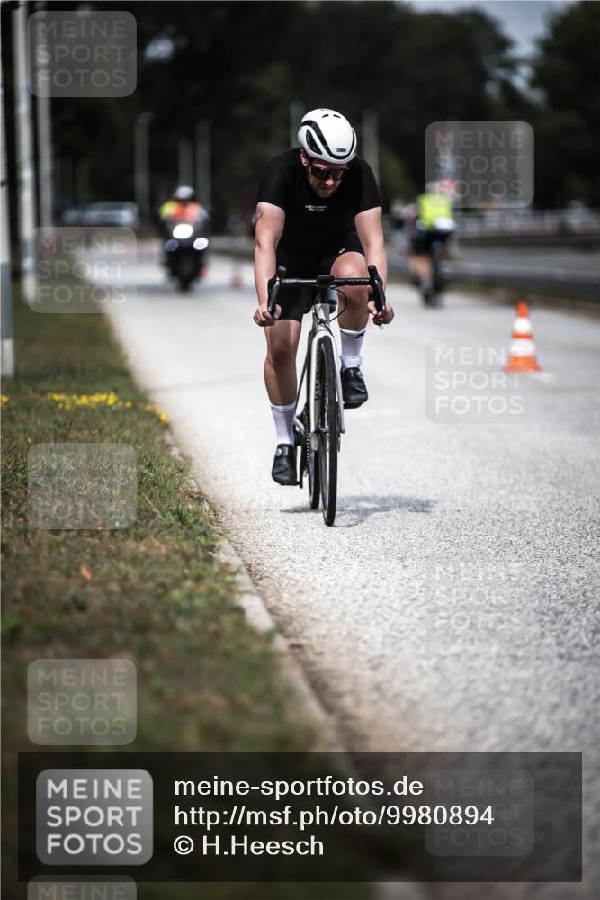 16.08.2026 - KN Förde Triathlon 2026 H.Heesch http://msf.ph/oto/9980894 16.08.2026 11:49:58 Radfahren  meine-sportfotos.de