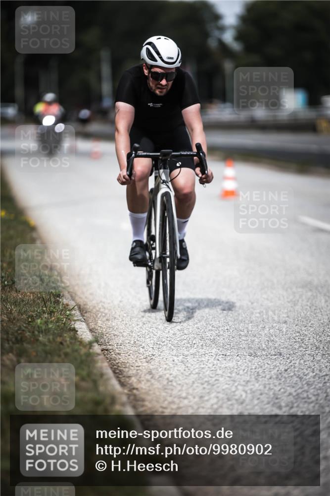 16.08.2026 - KN Förde Triathlon 2026 H.Heesch http://msf.ph/oto/9980902 16.08.2026 11:49:59 Radfahren  meine-sportfotos.de