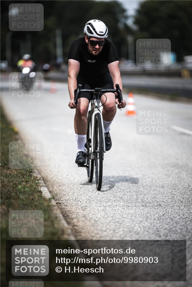 16.08.2026 - KN Förde Triathlon 2026 H.Heesch http://msf.ph/oto/9980903 16.08.2026 11:49:59 Radfahren  meine-sportfotos.de