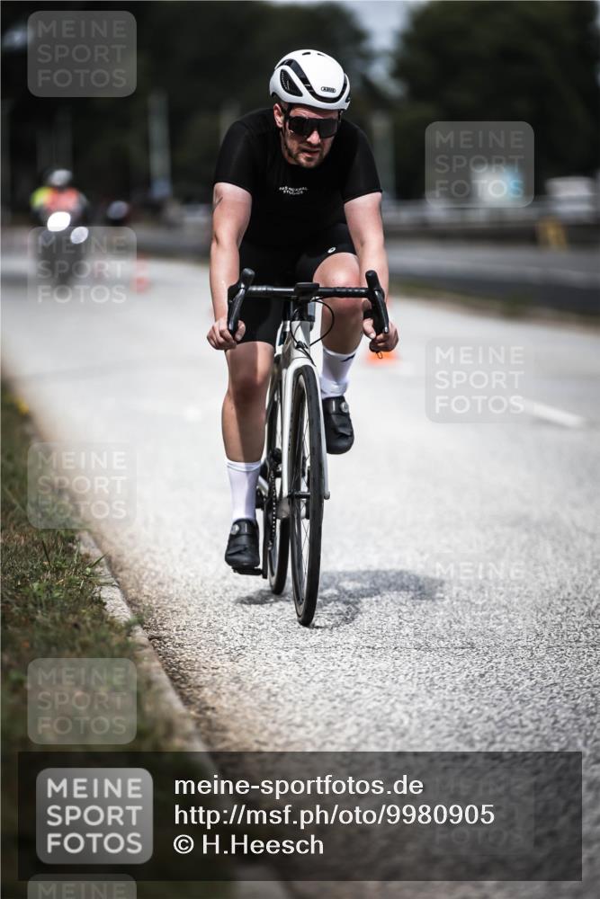 16.08.2026 - KN Förde Triathlon 2026 H.Heesch http://msf.ph/oto/9980905 16.08.2026 11:49:59 Radfahren  meine-sportfotos.de