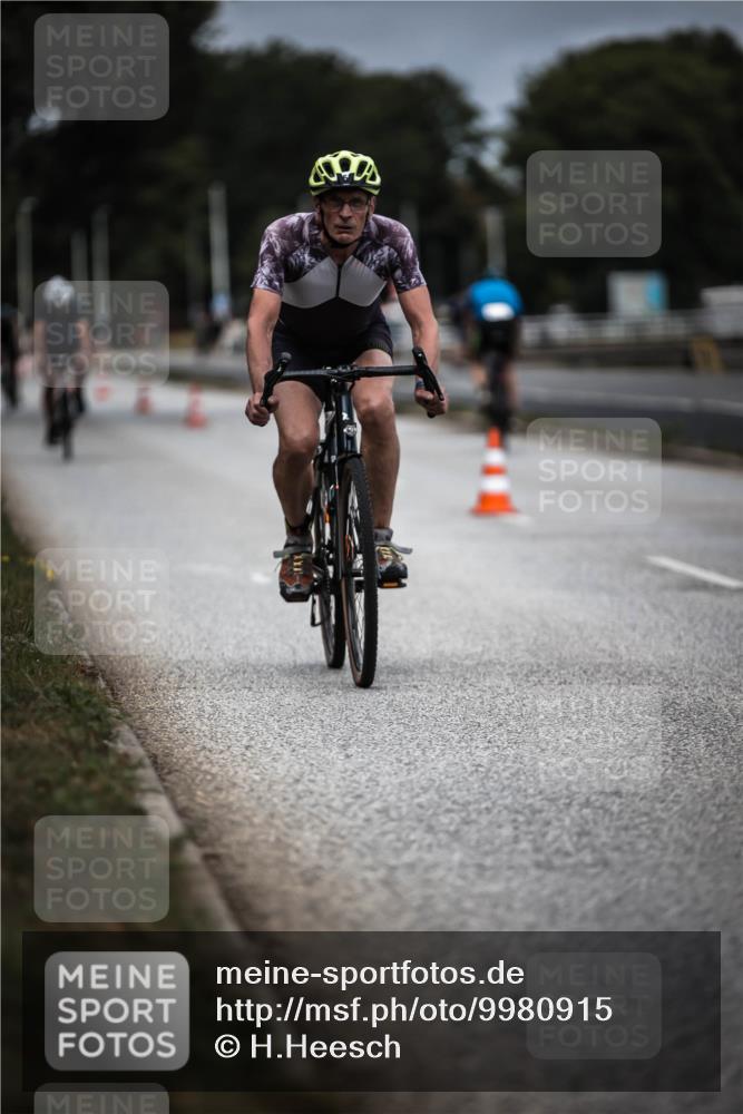 16.08.2026 - KN Förde Triathlon 2026 H.Heesch http://msf.ph/oto/9980915 16.08.2026 11:50:23 Radfahren  meine-sportfotos.de