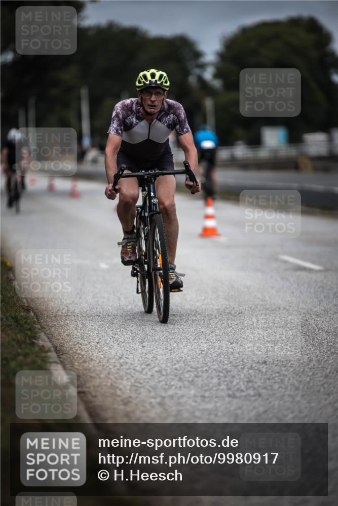 16.08.2026 - KN Förde Triathlon 2026 H.Heesch http://msf.ph/oto/9980917 16.08.2026 11:50:23 Radfahren  meine-sportfotos.de