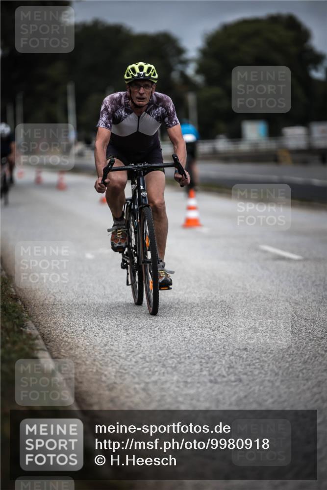 16.08.2026 - KN Förde Triathlon 2026 H.Heesch http://msf.ph/oto/9980918 16.08.2026 11:50:23 Radfahren  meine-sportfotos.de