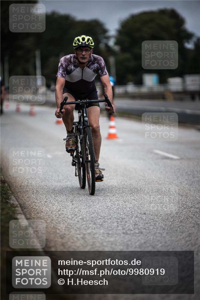 16.08.2026 - KN Förde Triathlon 2026 H.Heesch http://msf.ph/oto/9980919 16.08.2026 11:50:23 Radfahren  meine-sportfotos.de